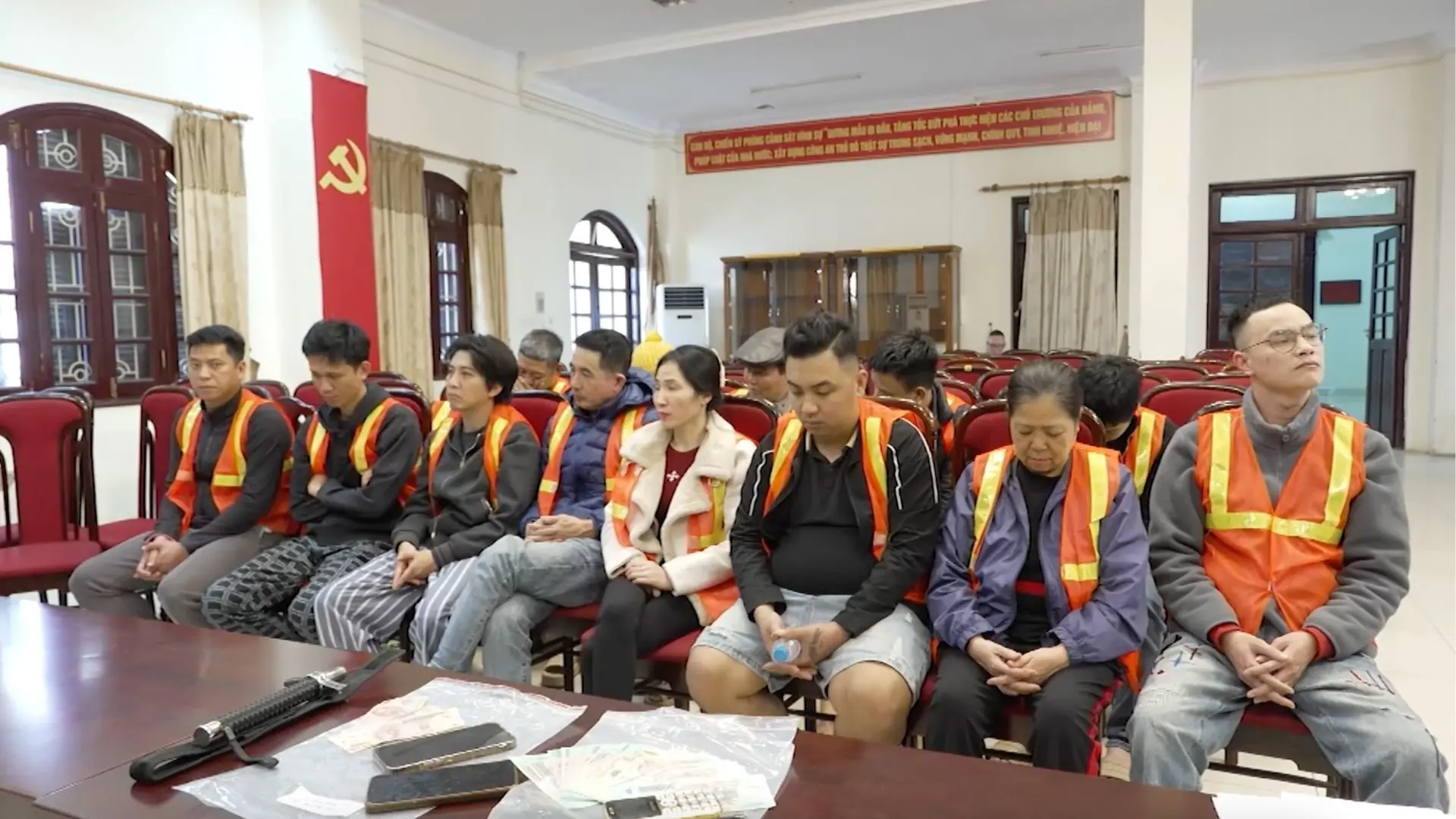 Triệt phá sới bạc tổ chức trên thuyền